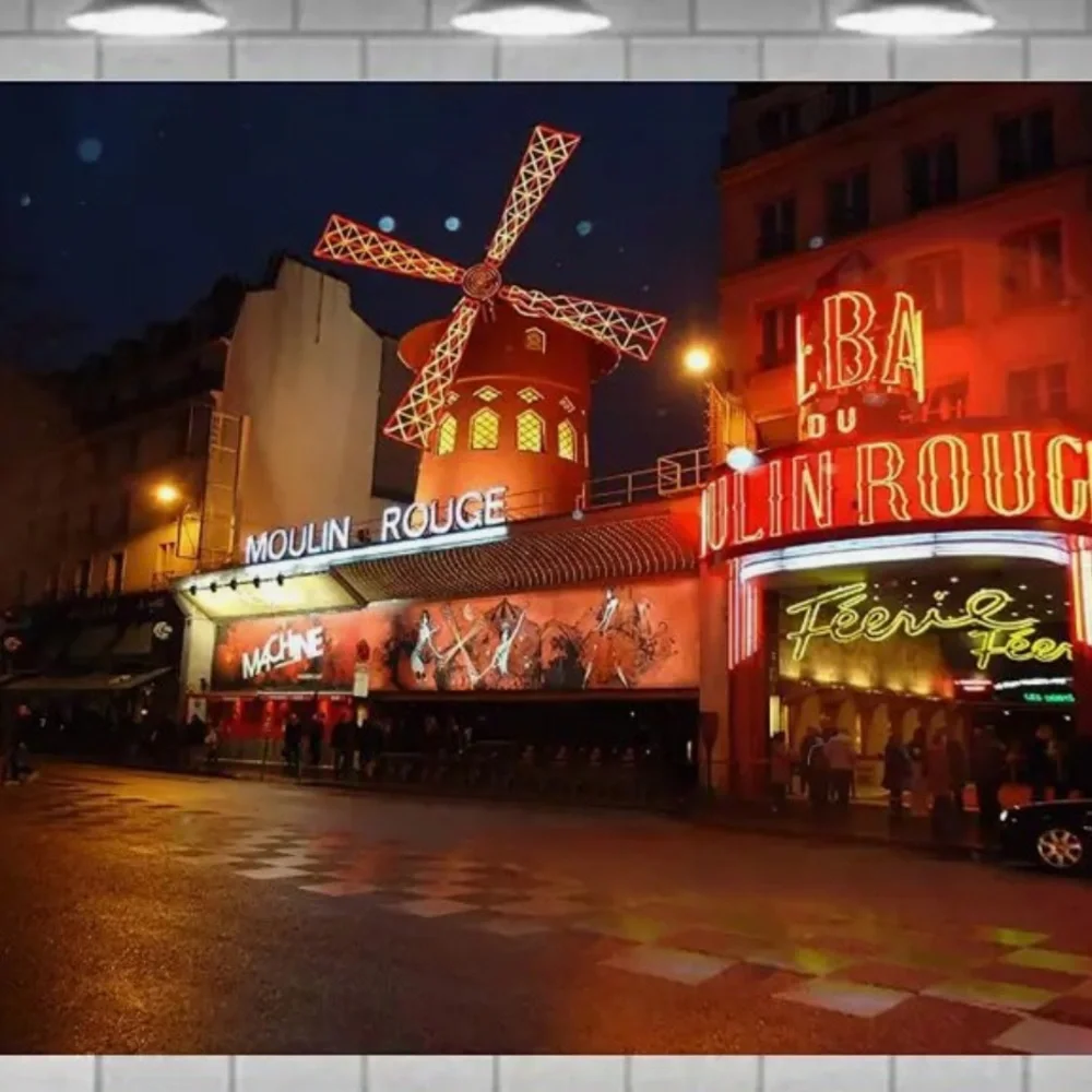 Moulin Rouge background size 7x5 inch